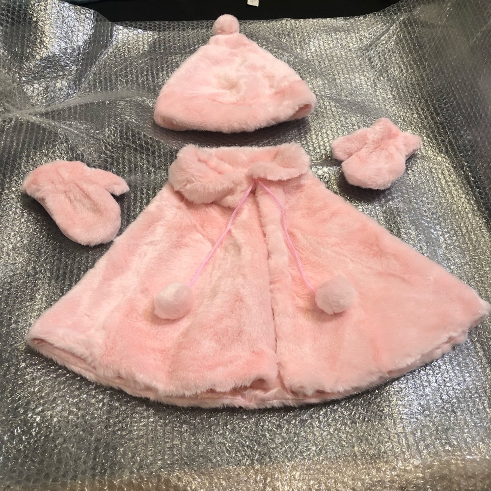 Kids winter plush poncho w/ Hat & gloves vintage